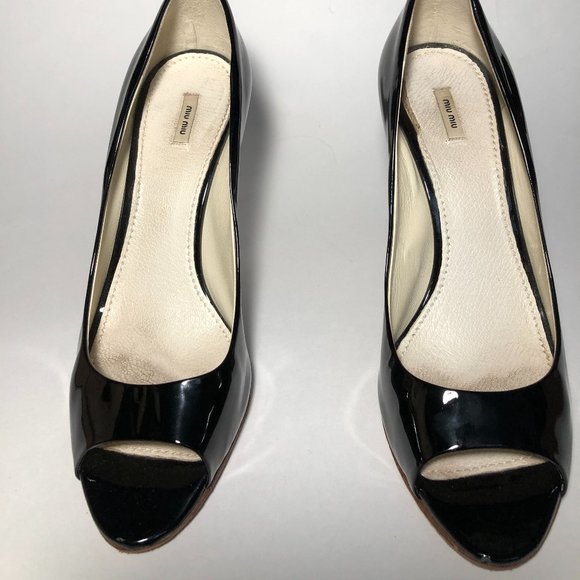 MIU MIU Black Patent Leather Open Toe Wooden Heel - Picture 3 of 6